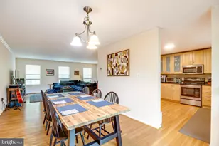 10535 Brevity Dr, Great Falls, VA 22066 - Photo 3
