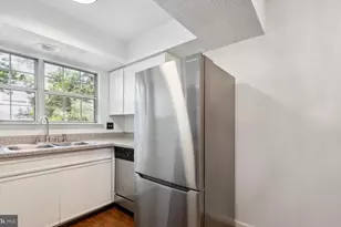 12023 Golf Ridge Ct, Fairfax, VA 22033 - Photo 11