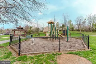 2504 Einstein St, Herndon, VA 20171 - Photo 41