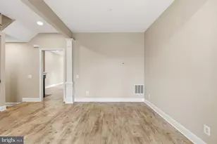 2512 Terra Cotta Cir, Herndon, VA 20171 - Photo 11