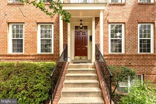 1591 Leeds Castle Dr, Vienna, VA 22182 - Photo 3
