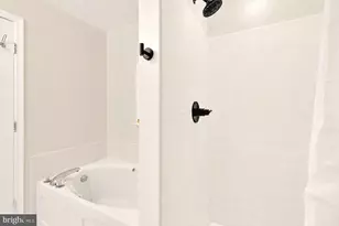 1591 Leeds Castle Dr, Vienna, VA 22182 - Photo 23