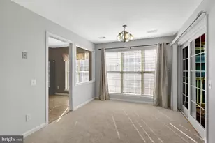 8204 Catbird Cir, Lorton, VA 22079 - Photo 7