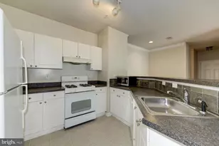 11371 Aristotle Dr, Fairfax, VA 22030 - Photo 7