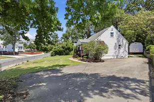 6003 Rixey Dr, Alexandria, VA 22303 - Photo 3