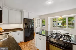 8506 Hitching Post Ln, Alexandria, VA 22308 - Photo 7