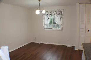 7915 Tyson Oaks Cir, Vienna, VA 22182 - Photo 11