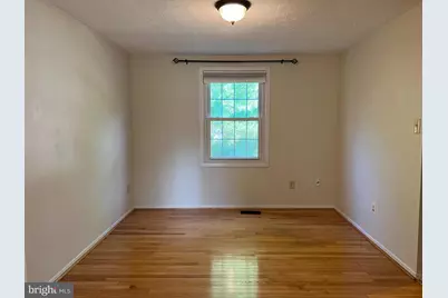 12205 Parkstream Terrace, Herndon, VA 20170 - Photo 9