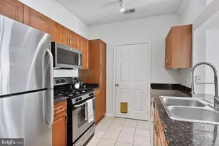 12925 Centre Park Cir, Herndon, VA 20171 - Photo 3