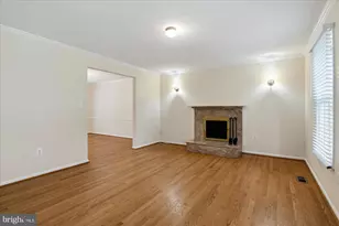 9708 Locust Hill Dr, Great Falls, VA 22066 - Photo 13