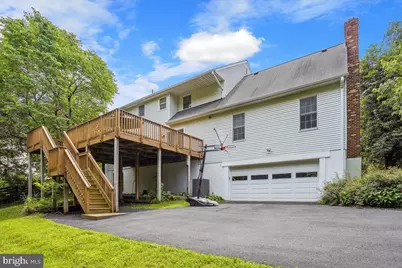 9708 Locust Hill Drive, Great Falls, VA 22066 - Photo 3