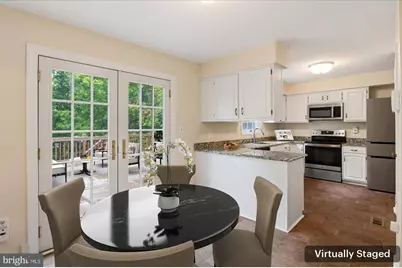 9708 Locust Hill Drive, Great Falls, VA 22066 - Photo 17