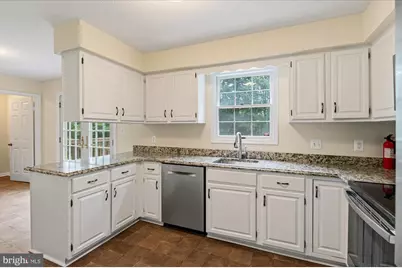 9708 Locust Hill Drive, Great Falls, VA 22066 - Photo 19