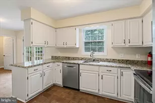 9708 Locust Hill Dr, Great Falls, VA 22066 - Photo 19