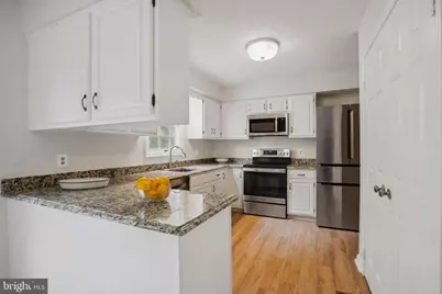 9708 Locust Hill Drive, Great Falls, VA 22066 - Photo 19