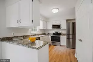 9708 Locust Hill Dr, Great Falls, VA 22066 - Photo 19