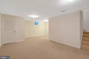8051 Felecity Ct, Springfield, VA 22153 - Photo 35