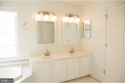3347 Wilton Crest Ct, Alexandria, VA 22310 - Photo 11