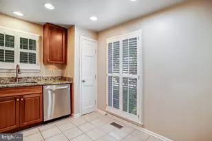 14508 Four Chimney Dr, Centreville, VA 20120 - Photo 5