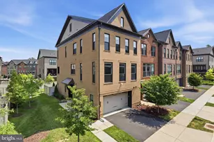 12266 Sweet Willow Ln, Fairfax, VA 22030 - Photo 1