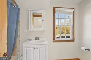 326 Walker Rd, Great Falls, VA 22066 - Photo 35