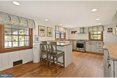 326 Walker Road, Great Falls, VA 22066 - Photo 3