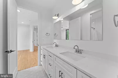 608 Walker Road, Great Falls, VA 22066 - Photo 57