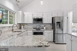 9030 Chestnut Ridge Rd, Fairfax Station, VA 22039 - Photo 13