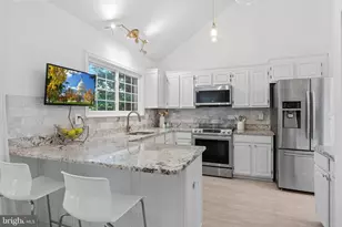 9030 Chestnut Ridge Rd, Fairfax Station, VA 22039 - Photo 11