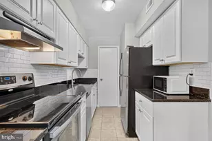 8358 Dunham Ct, Springfield, VA 22152 - Photo 7