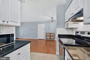 8358 Dunham Ct, Springfield, VA 22152 - Photo 9