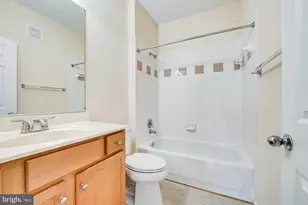 5115 Travis Edward Way, Centreville, VA 20120 - Photo 9