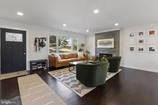 8114 Drayton Ln, Springfield, VA 22151 - Photo 3