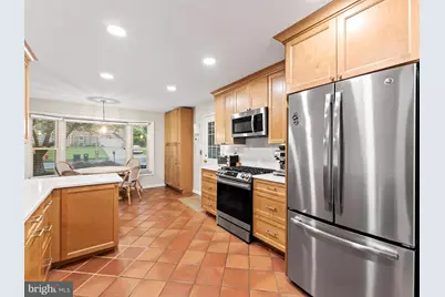610 Kearney Court SW, Vienna, VA 22180 - Photo 3