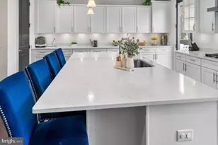3806 Rainier Dr, Fairfax, VA 22033 - Photo 5