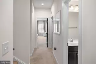 3806 Rainier Dr, Fairfax, VA 22033 - Photo 7