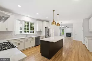 4314 Summit Pl, Alexandria, VA 22312 - Photo 1