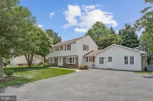 12805 Melvue Ct, Fairfax, VA 22033 - Photo 3