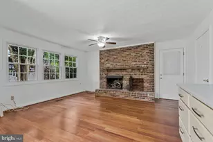 12805 Melvue Ct, Fairfax, VA 22033 - Photo 11