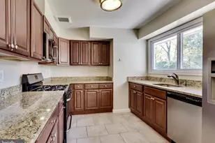 6014 Leewood Dr, Alexandria, VA 22310 - Photo 3