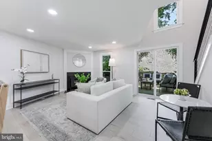 11213 Silentwood Ln, Reston, VA 20191 - Photo 11