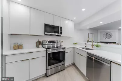 11213 Silentwood Lane, Reston, VA 20191 - Photo 3