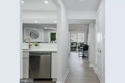 11213 Silentwood Lane, Reston, VA 20191 - Photo 7