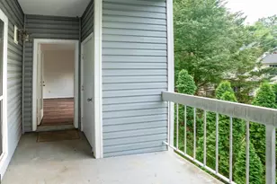 3176 Summit Square Dr, Oakton, VA 22124 - Photo 9