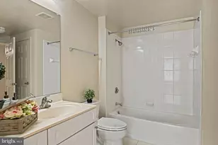 2726 Gallows Rd, Vienna, VA 22180 - Photo 23