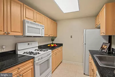 2726 Gallows Road #417, Vienna, VA 22180 - Photo 11