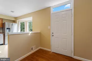 8608 Rocky Gap Ct, Lorton, VA 22079 - Photo 9