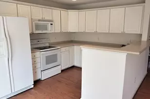 1928 Crescent Park Dr, Reston, VA 20190 - Photo 13