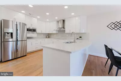 10527 Mereworth Lane, Oakton, VA 22124 - Photo 17