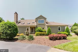 10527 Mereworth Ln, Oakton, VA 22124 - Photo 33